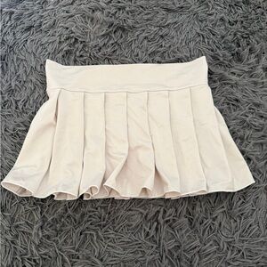 white pleated skirt